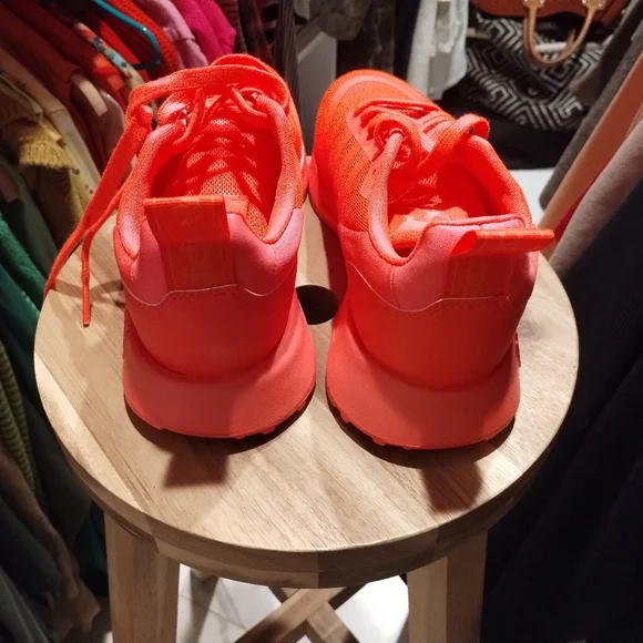 Multix Adidas Women 7.5 / Boys 6 - Picture 3 of 5